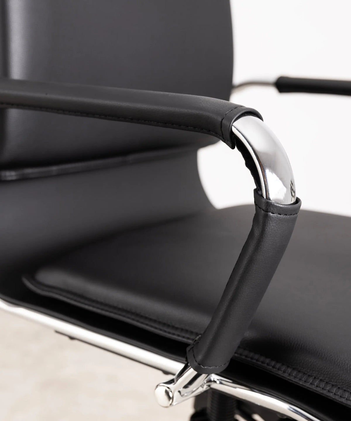 48502343369041 Silla de Oficina Dallas PU - LB Sillas de Oficina Northdeco