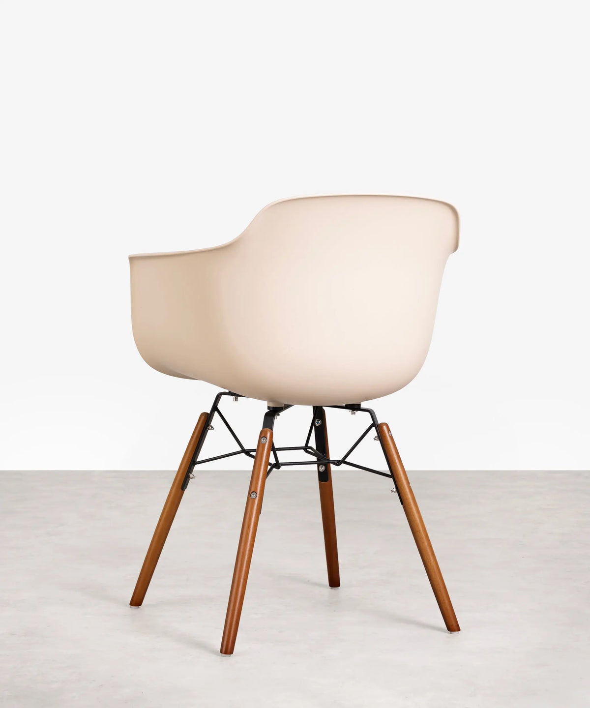 42026451140787 Silla Elon Arms Sillas de Plástico Northdeco