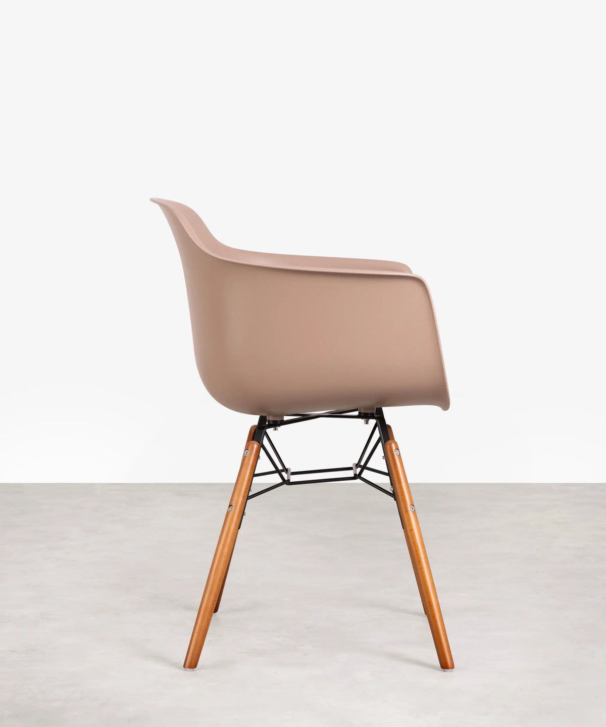 42033244995763 Silla Elon Arms Sillas de Plástico Northdeco
