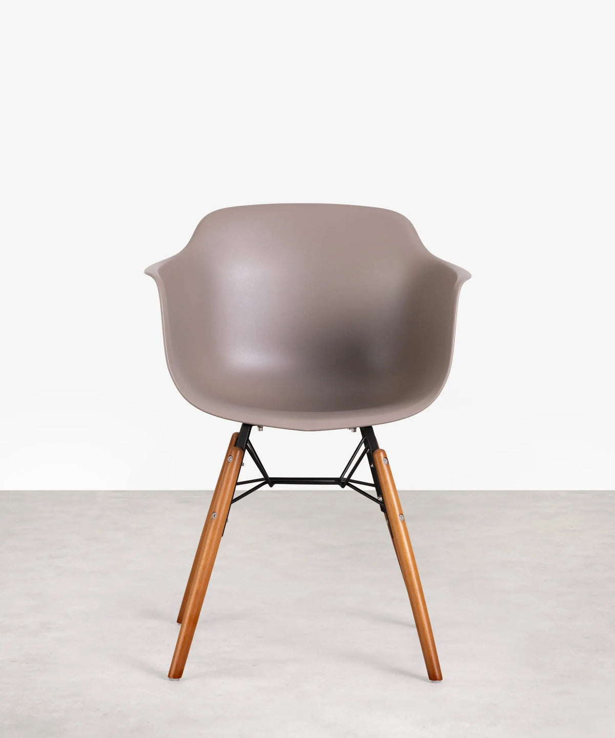 42033245061299 Silla Elon Arms Sillas de Plástico Northdeco