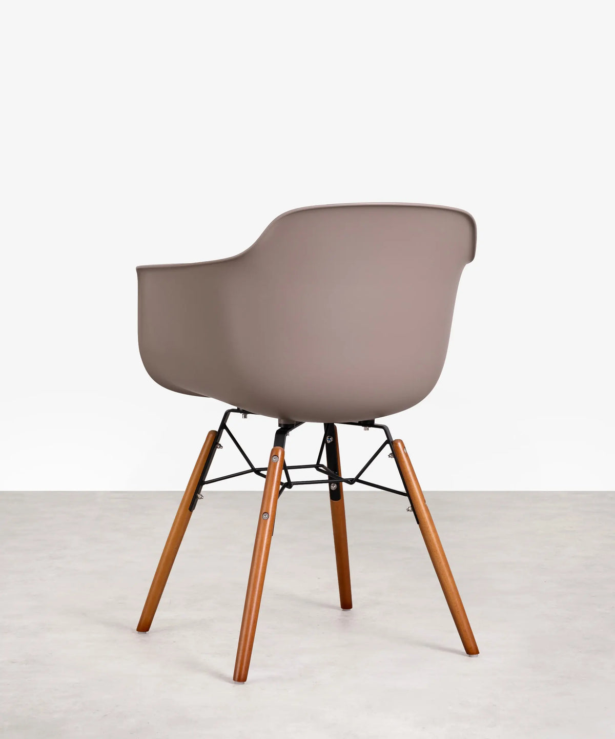 42033245061299 Silla Elon Arms Sillas de Plástico Northdeco