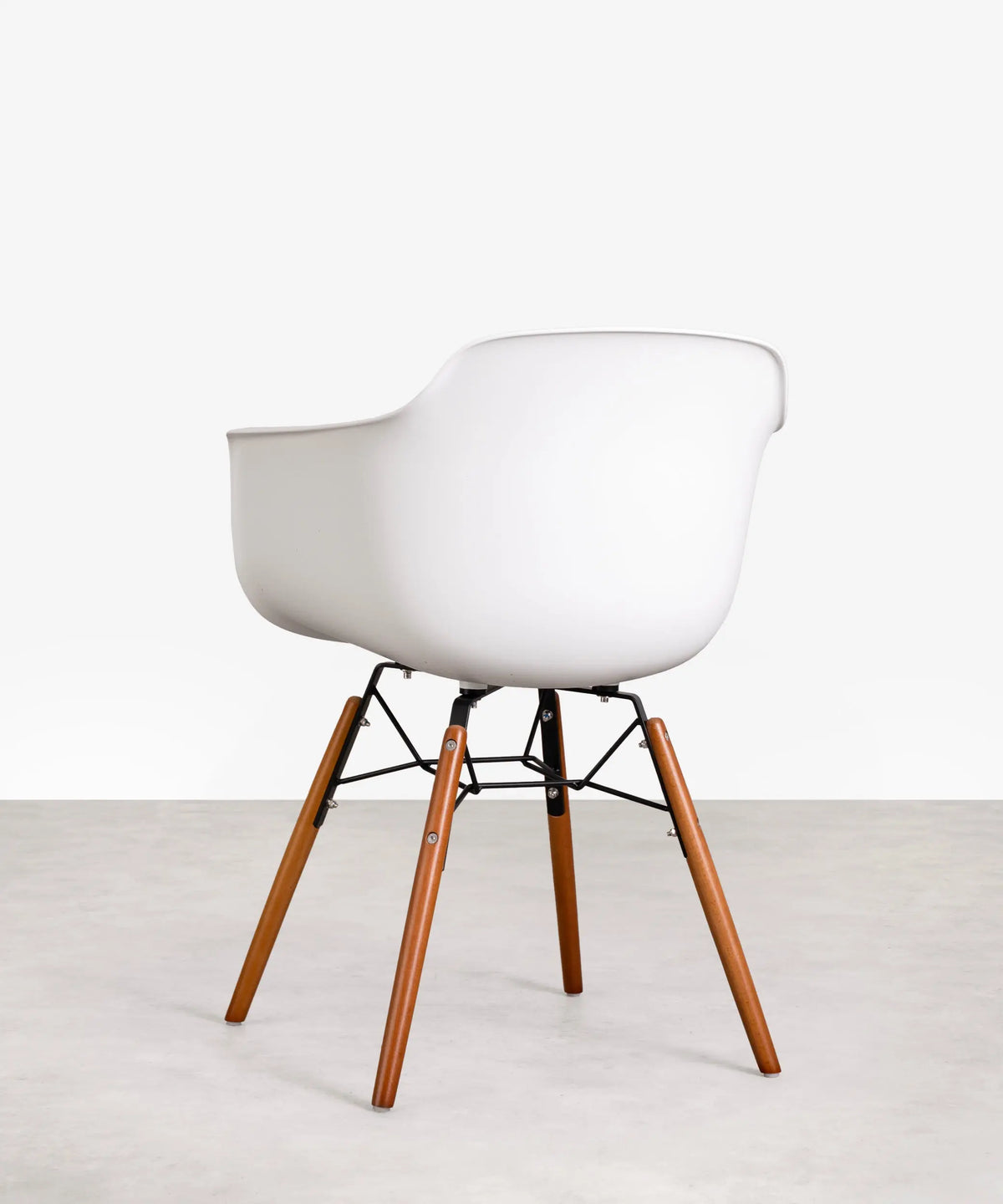 42135554621619 Silla Elon Arms Sillas de Plástico Northdeco