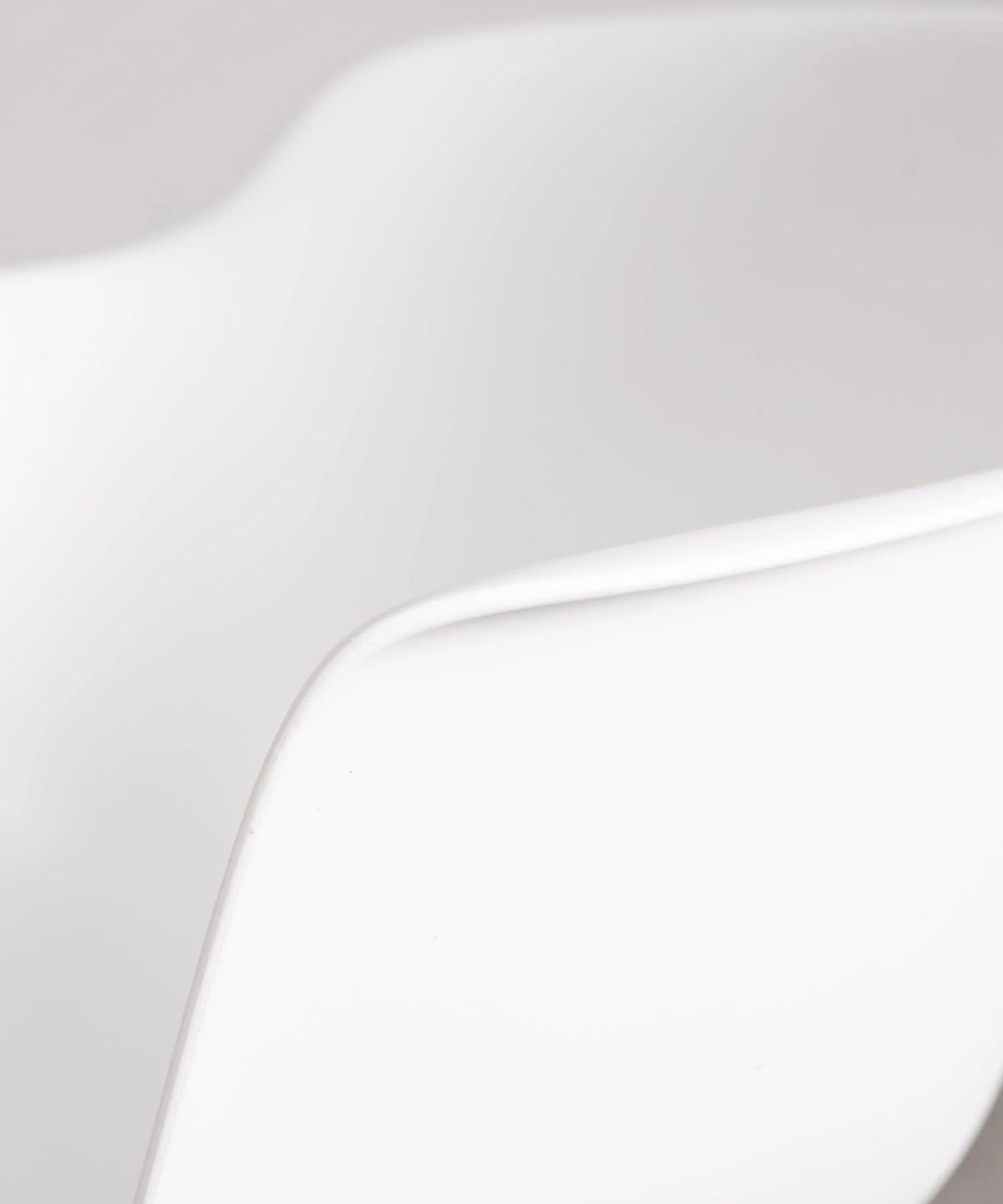 42135554621619 Silla Elon Arms Sillas de Plástico Northdeco