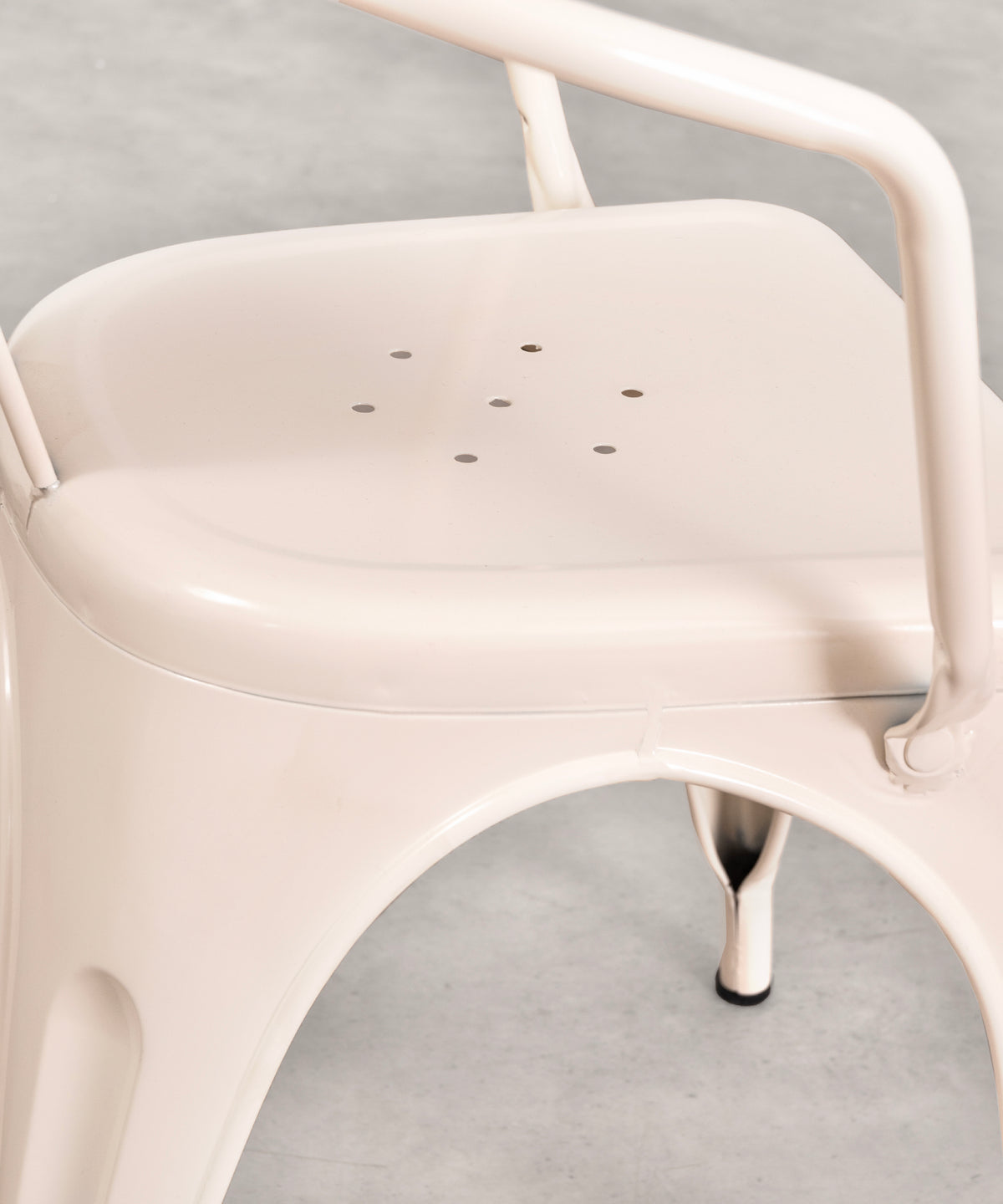 48502746808657 Silla de Metal Tolik con Reposabrazos Sillas Metálicas Northdeco