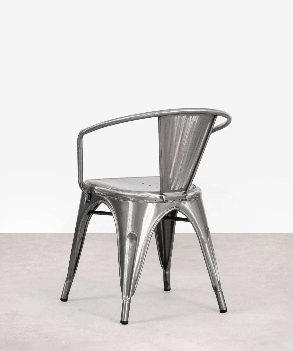 Silla de Metal Tolik con Reposabrazos - Polish Edition Sillas Metálicas Northdeco