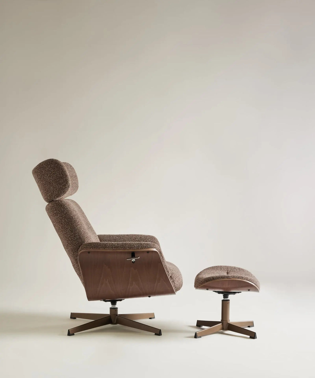 56710340804994 Sillón Reclinable en Madera y Tapizado con Reposapiés Osaka Sillones tapizados Northdeco