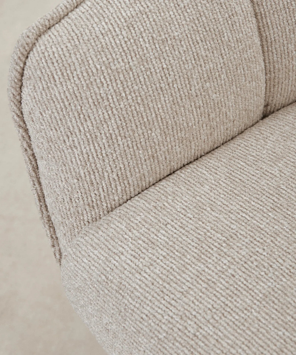 55201055932802 Sillón giratorio de tejido suave Alvar Sillones tapizados Northdeco