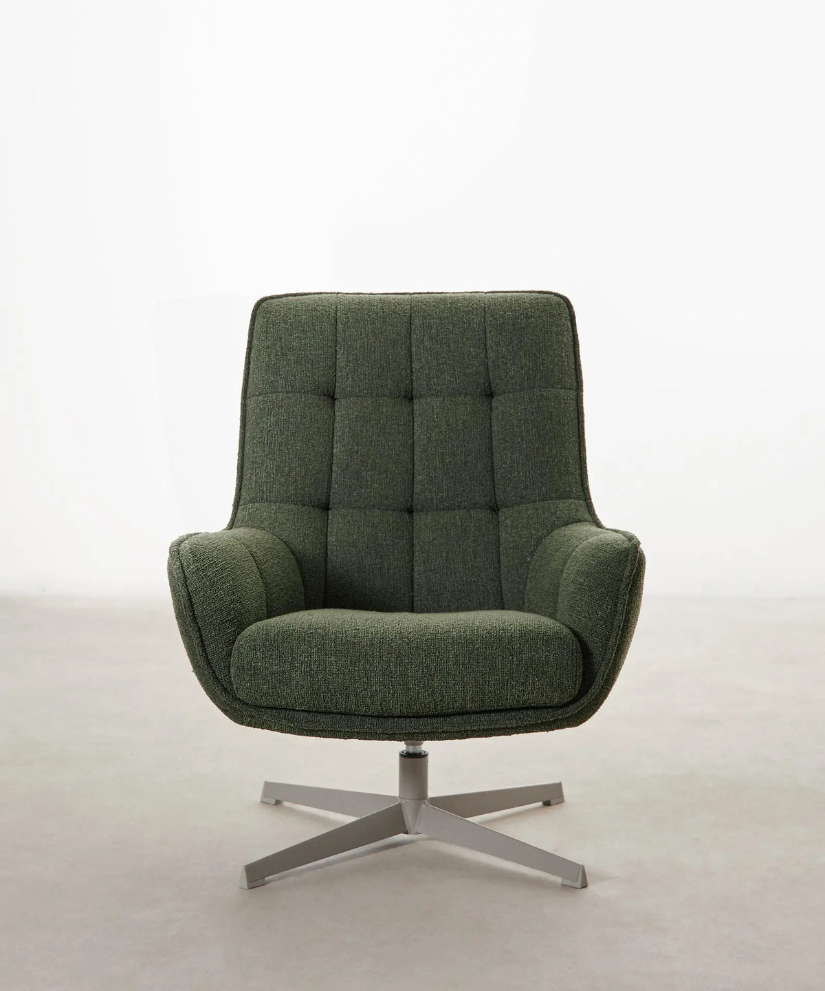 55201055965570 Sillón giratorio de tejido suave Alvar Sillones tapizados Northdeco