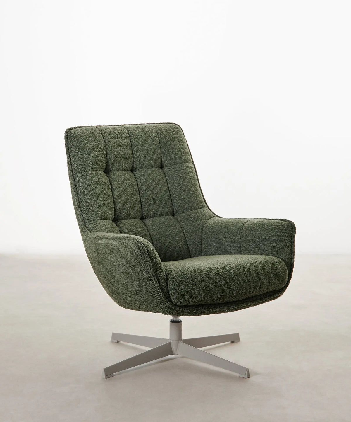 55201055965570 Sillón giratorio de tejido suave Alvar Sillones tapizados Northdeco