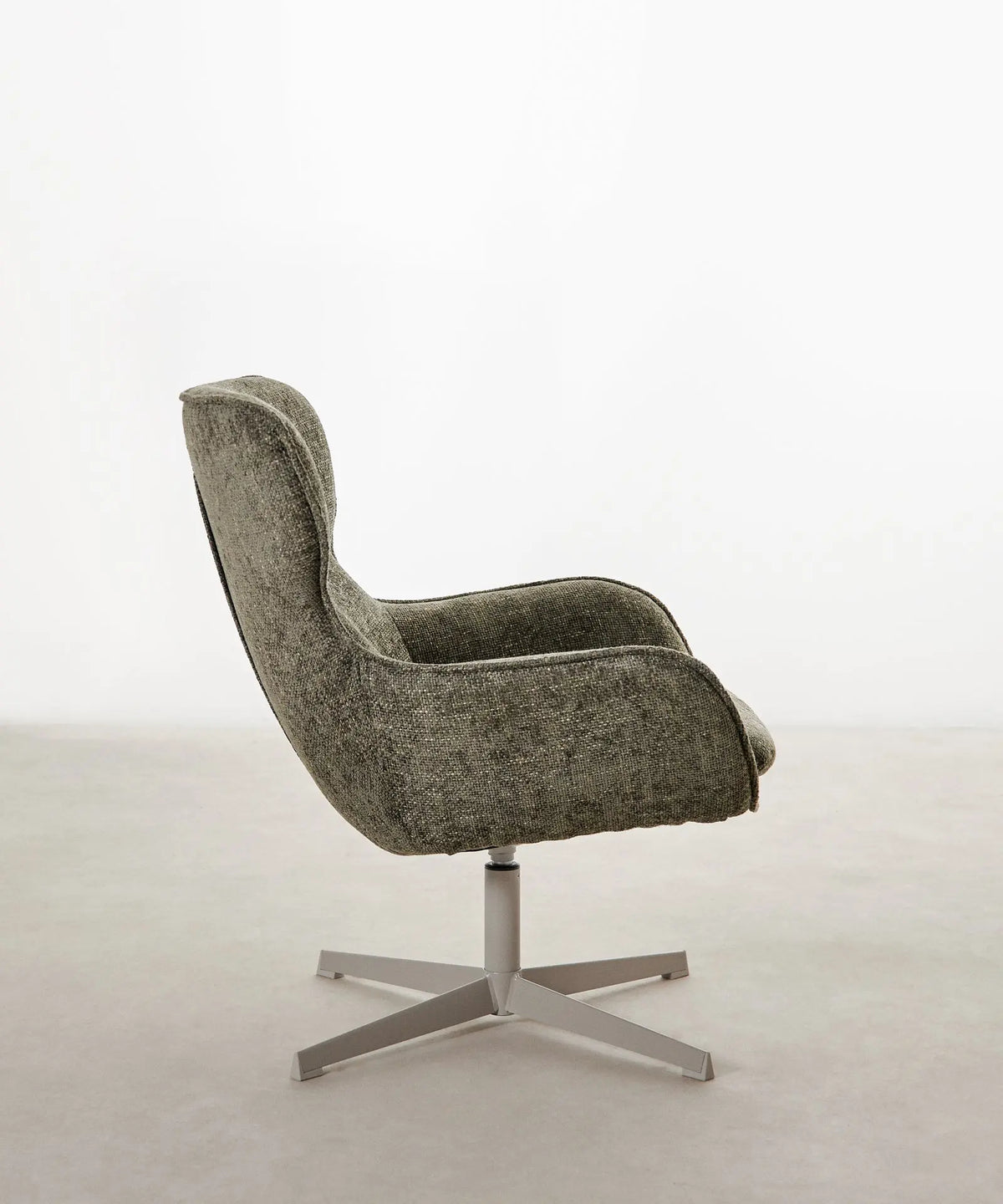 55201049805186 Sillón giratorio en tejido suave Norden Sillones tapizados Northdeco