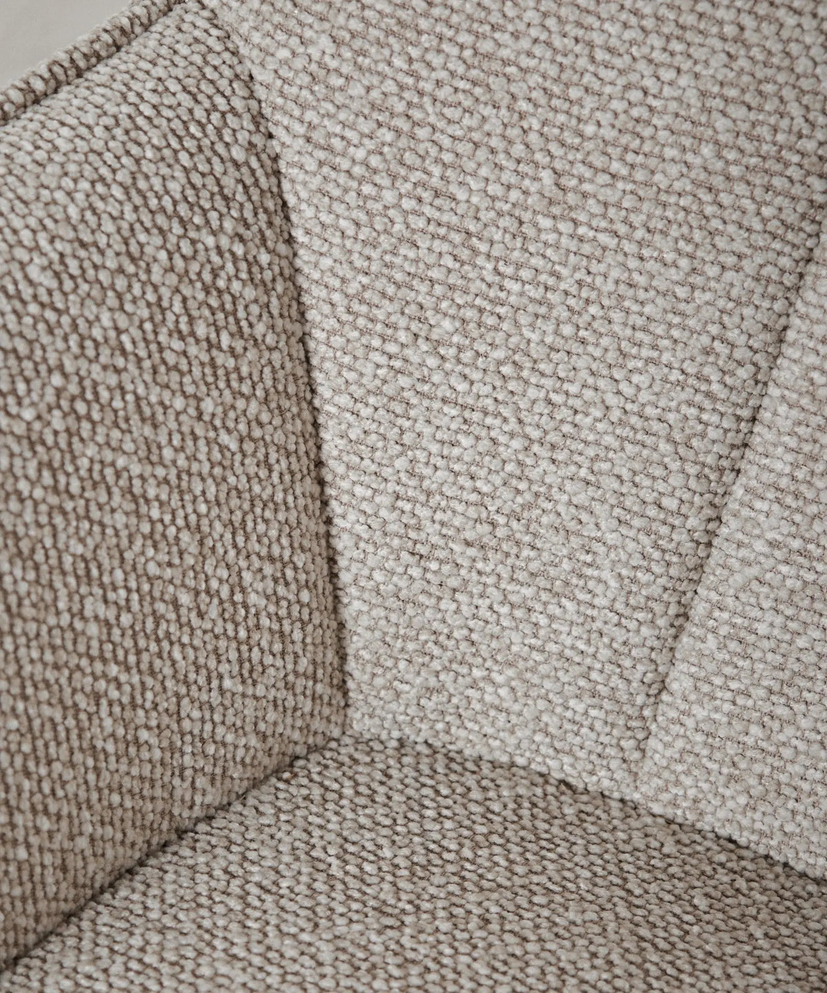 55201009336706 Sillón tapizado en tela bouclé con Ottoman Elska Sillones tapizados Northdeco