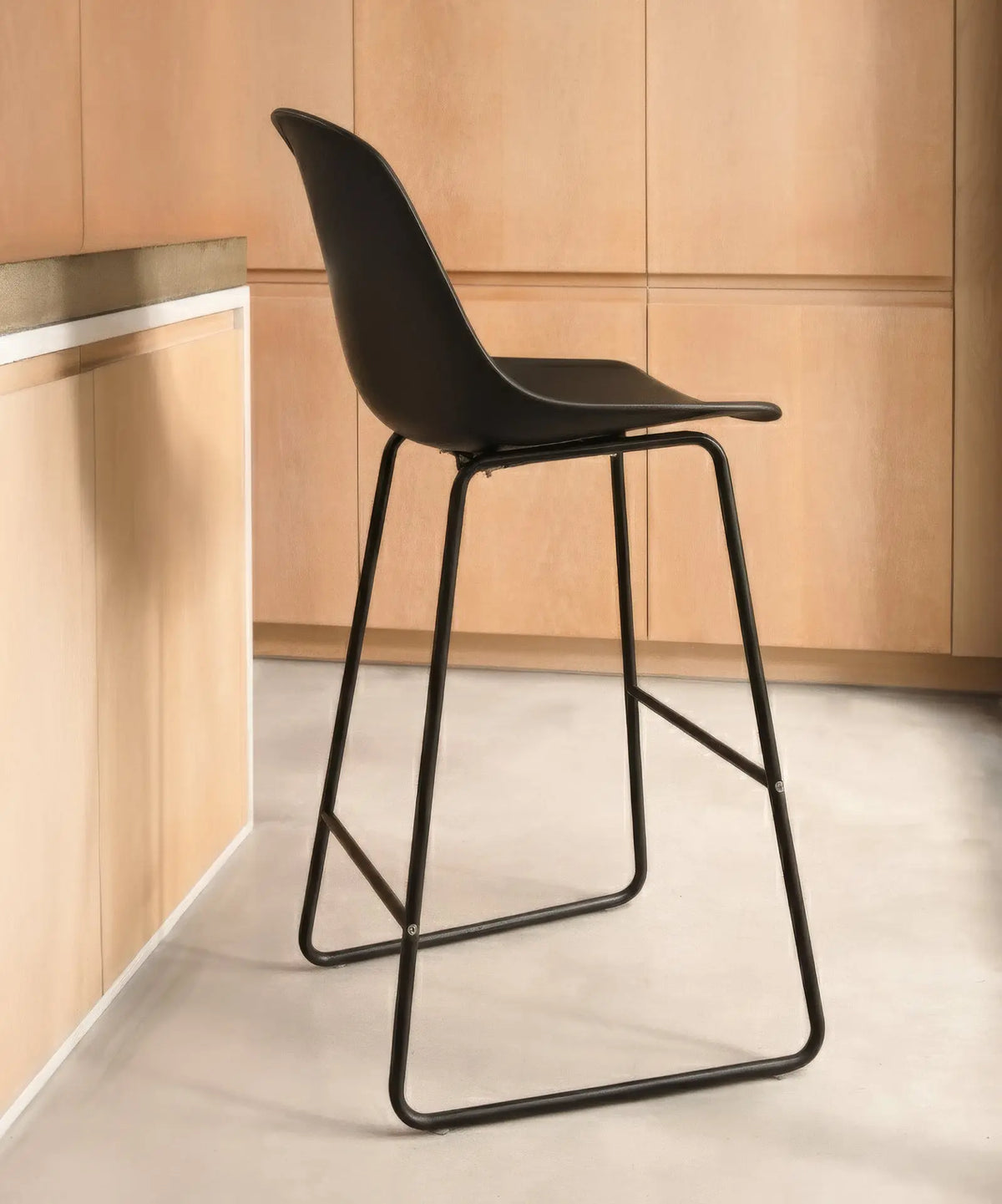 54903828021634 Taburete en Polipropileno y Metal Veko Taburetes Northdeco