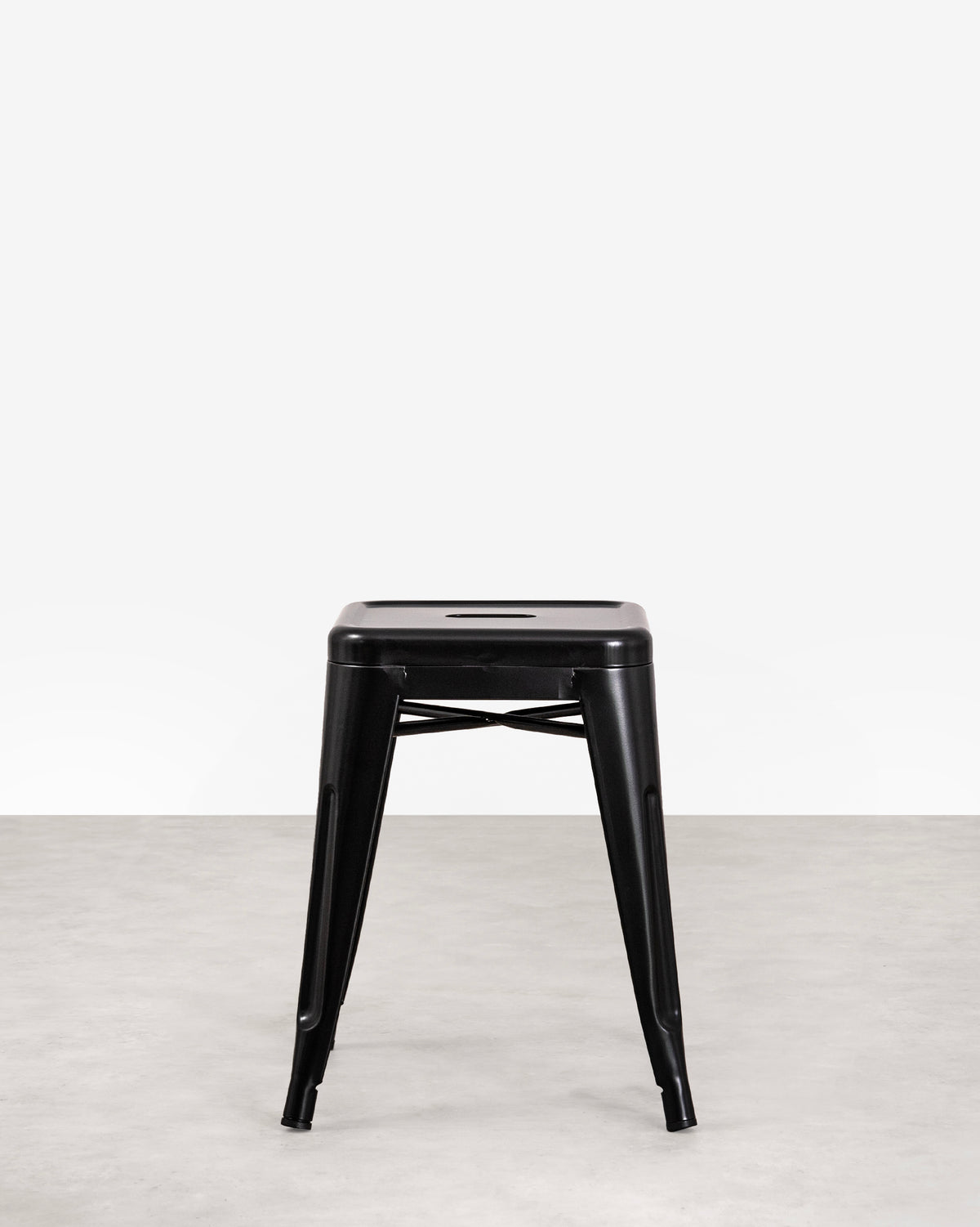 48566319120721 Taburete Bajo de Metal Tolik Taburetes Northdeco