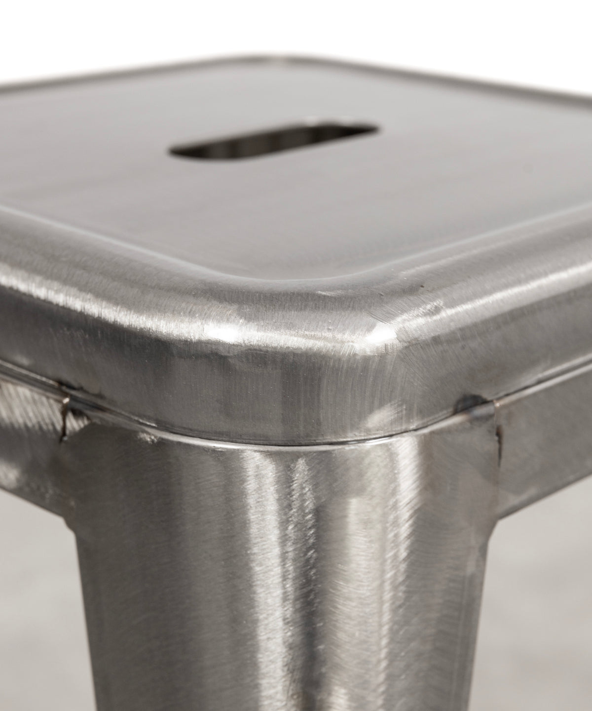 Taburete Bajo de Metal Tolik - Polished Edition Taburetes Northdeco