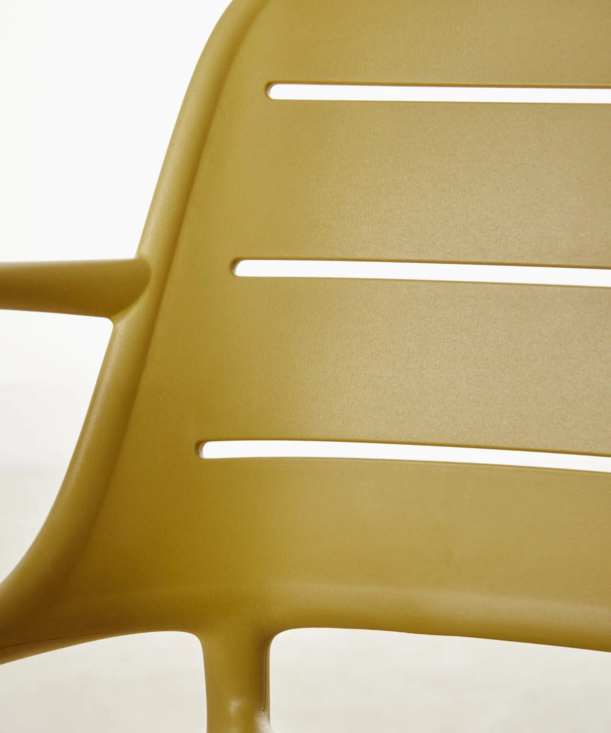 55066312671618 Silla de Polipropileno con Reposabrazos Mila Sillas de Plástico Northdeco