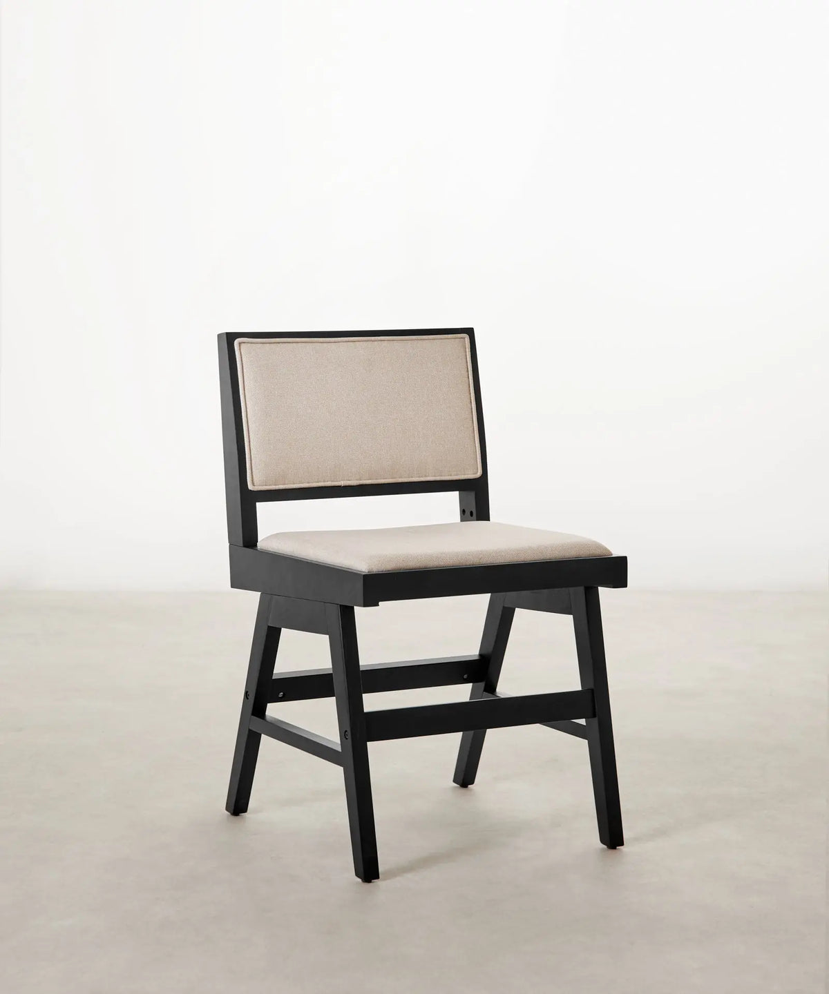 55179669111170 Silla de Comedor en Madera y Tapizada Matilde Sillas de madera Northdeco Negro