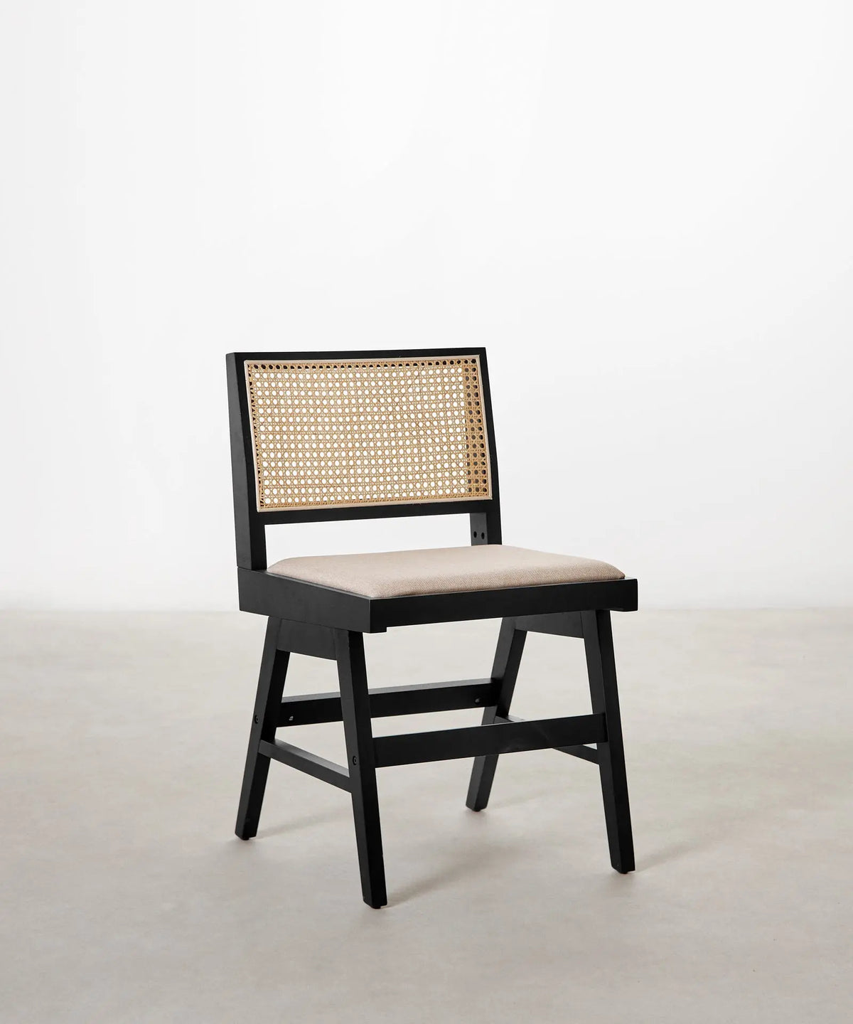 55180018450818 Silla Pauline Sillas de madera Northdeco Negro