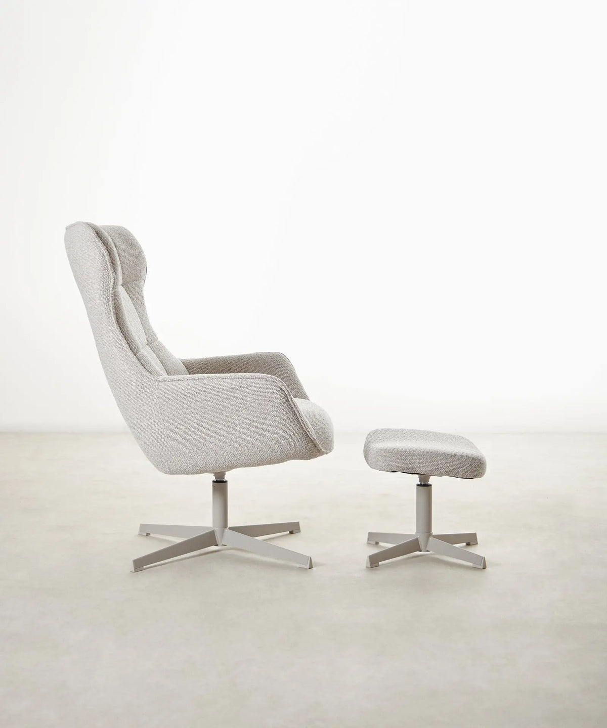 55301845090690 Sillón tapizado en tela bouclé con Ottoman Elsa Sillones tapizados Northdeco