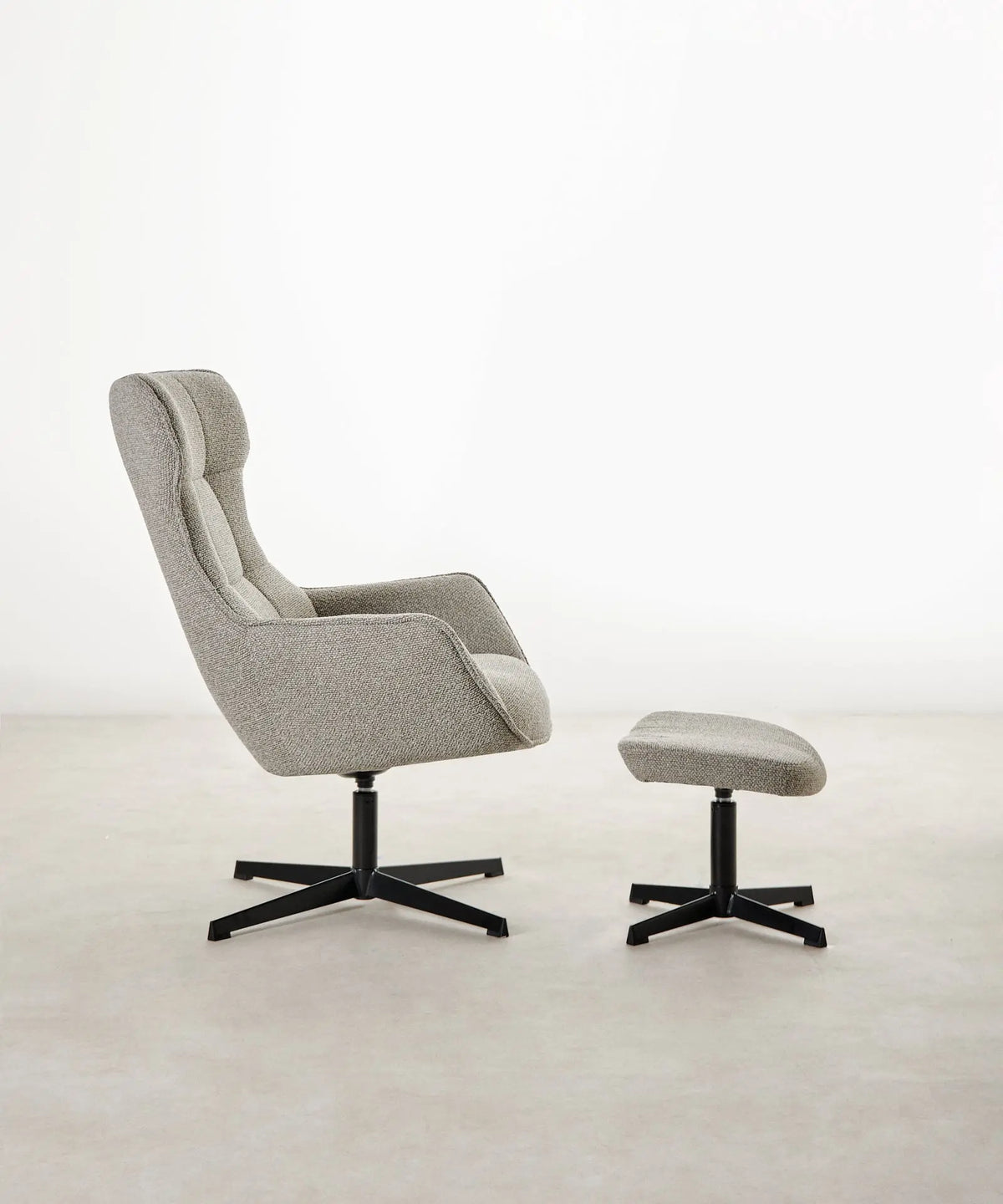 55301865210242 Sillón tapizado en tela bouclé con Ottoman Elsa Sillones tapizados Northdeco
